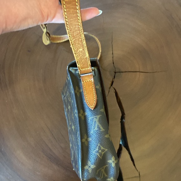 VINTAGE Louis Vuitton Saint Cloud GM - Picture 9 of 15